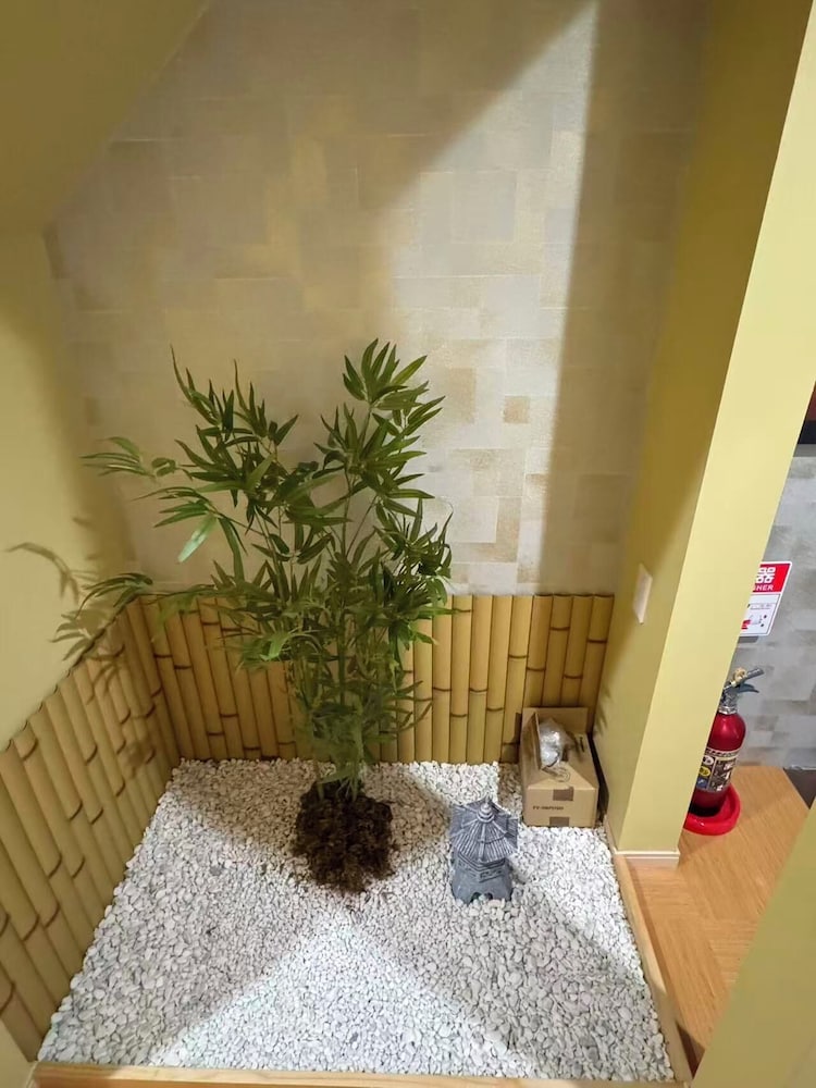 SUN WARM HOUSE