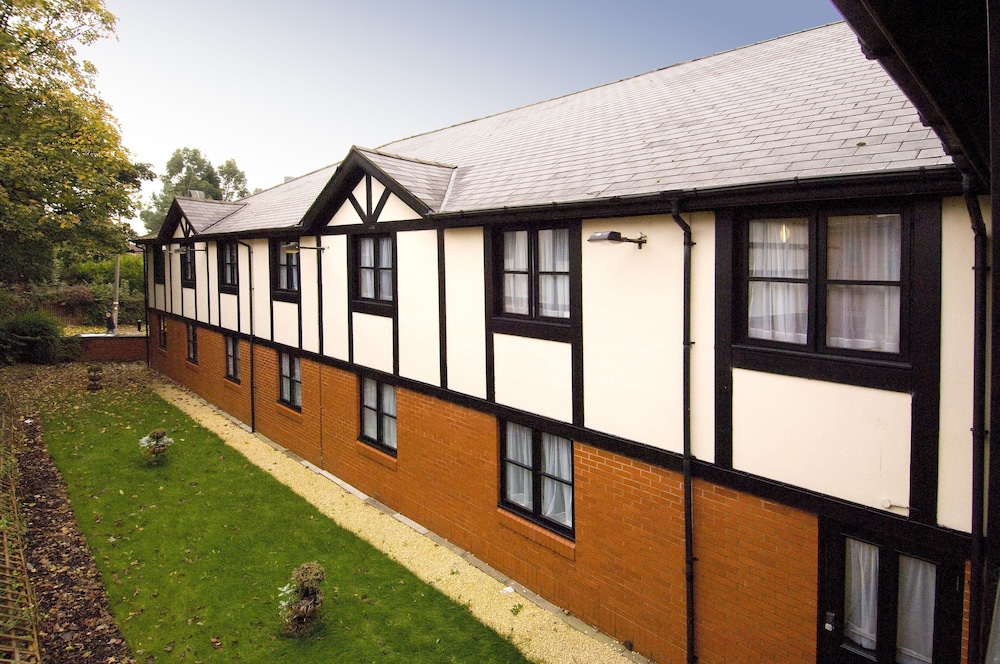 Premier Inn Manchester - Swinton, photo 11