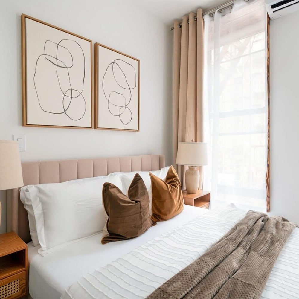 317-2a Sleek Modern 1Br UES W D