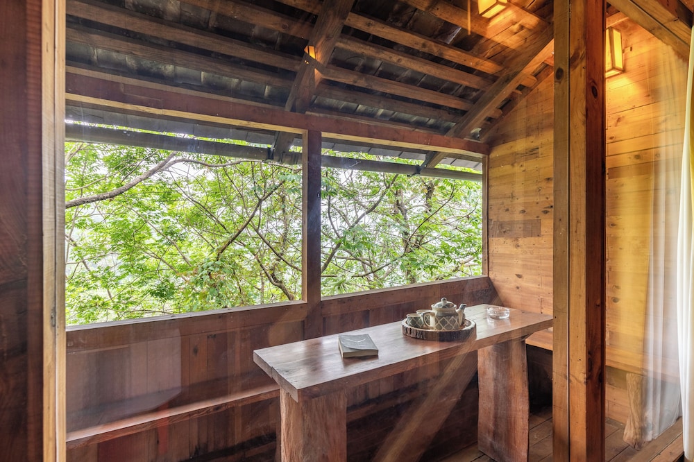 Alaya Stays Suro Woodcrest Chalet
