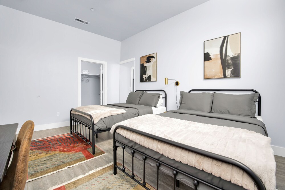 North Hollywood Vacations - Noho by Avantstay North Hollywood Townhome - Property Image 10