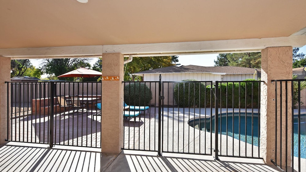 Fairfield in Mesa With 4 Bedrooms and 3 Bathrooms