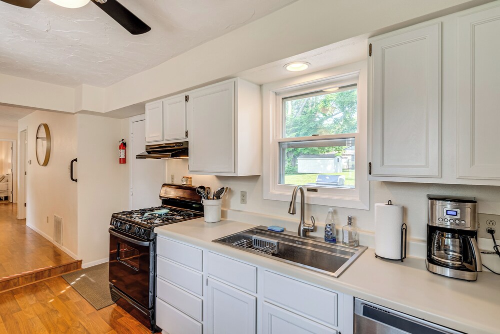 Powers Lake Gem: Peek-a-boo Views & Beach Access