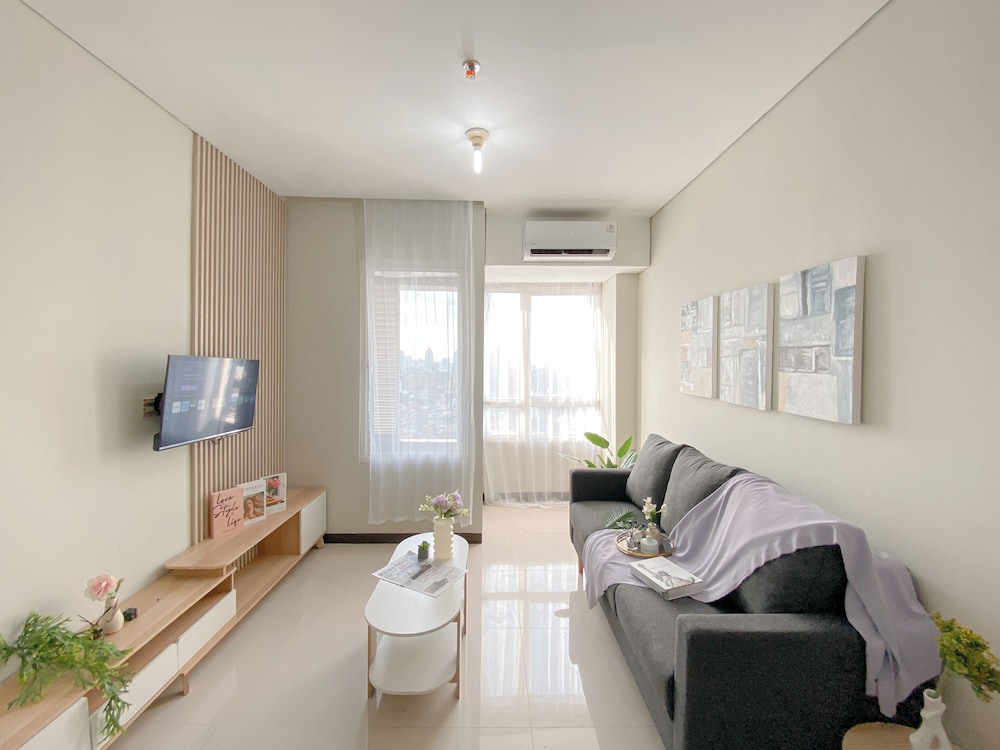 Brand New And Restful 2Br At Nifarro Park Apartment
