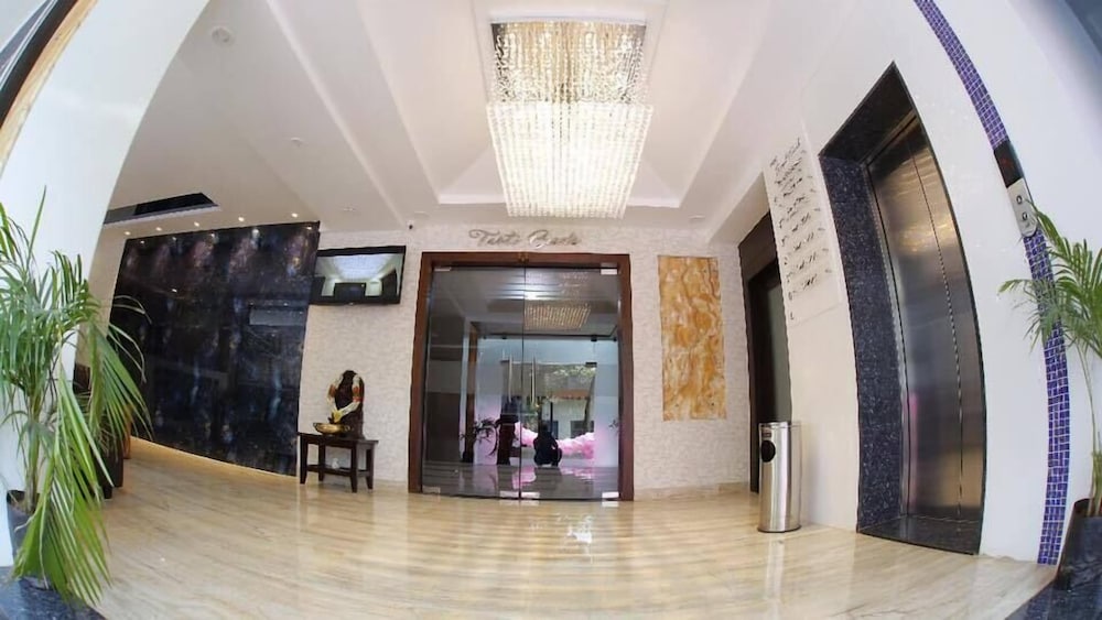 Lobby & Reception