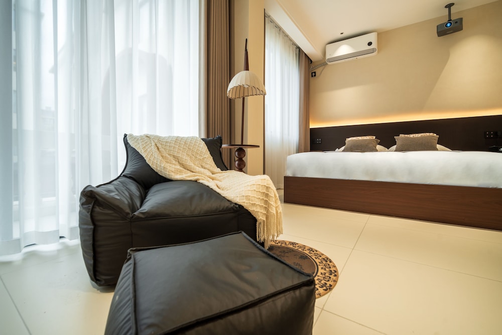 Jingdezhen Streamside B&B (Taoxichuan Cultural & Creative Zone Branch)