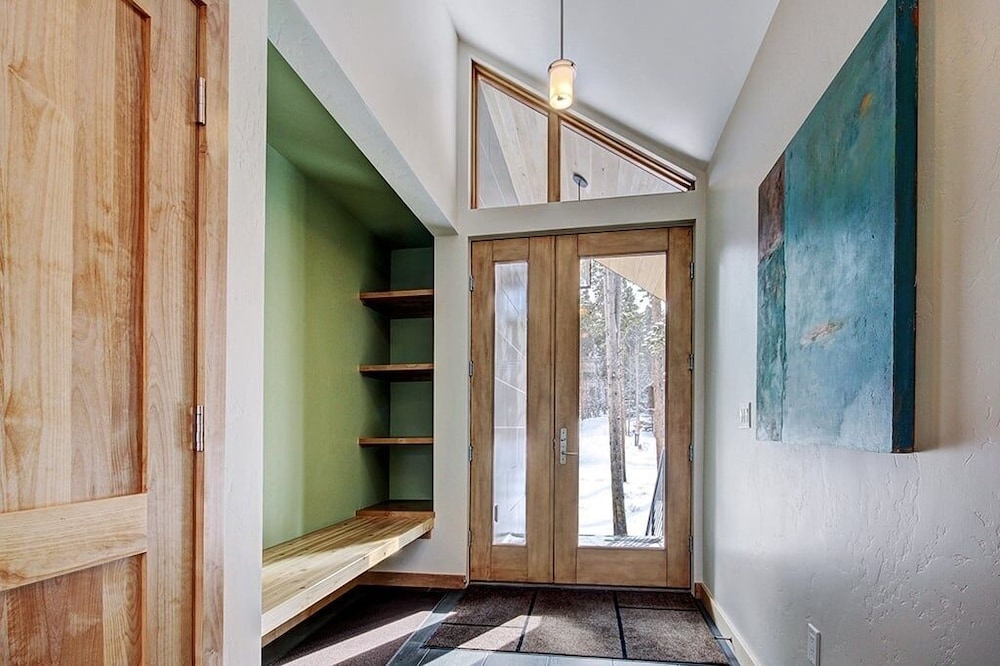 Cloud 4 Bedroom Home by RedAwning