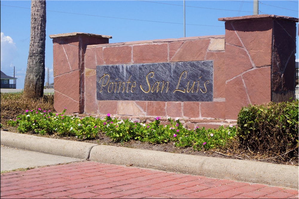 Sanctuary by the Sea by Ryson Vacation Rentals