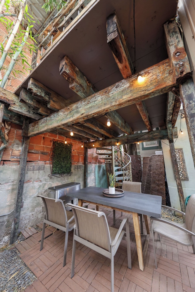 Bamboo Loft 6BR