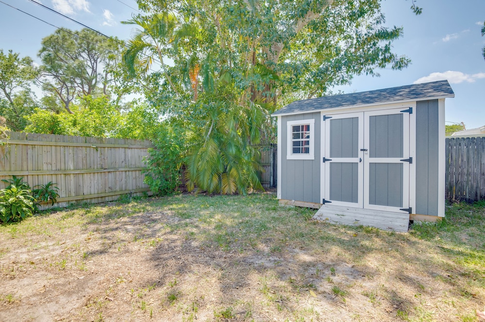 5 Mi to Beach: Retreat w/ Pool in Merritt Island