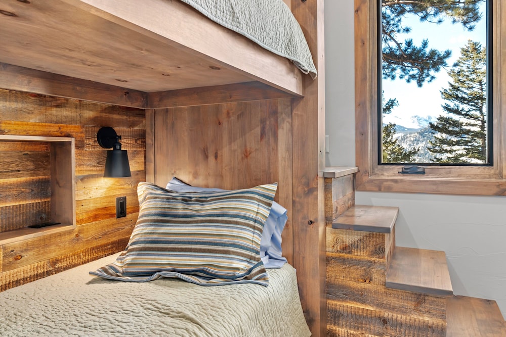 Hearthstone Luxury Vacation Rental At Windcliff 5 Bedroom Home