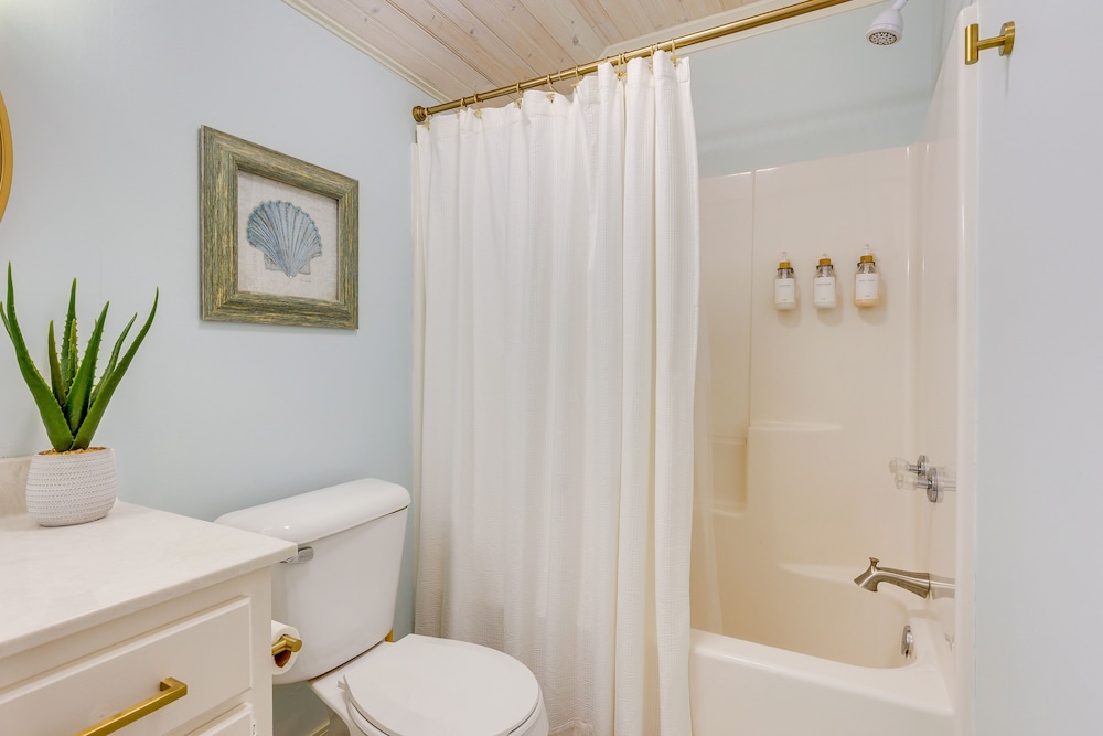 Creekfront Dauphin Island Cottage: Walk to Gulf! view 2