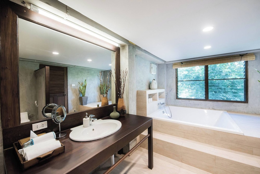 Cyngam Retreat- A Private Pool Villa With Service