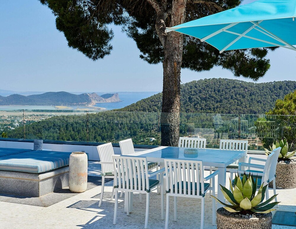 Super Villa With Swimming Pool