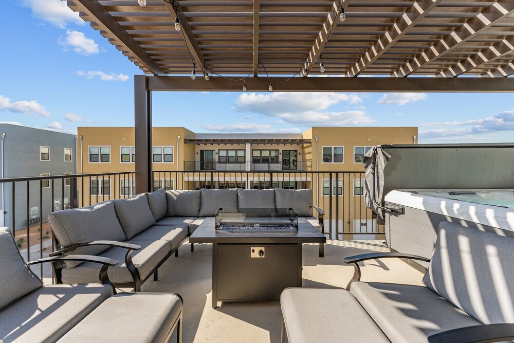 Red Rock Lagoon 3 Bedroom Condo