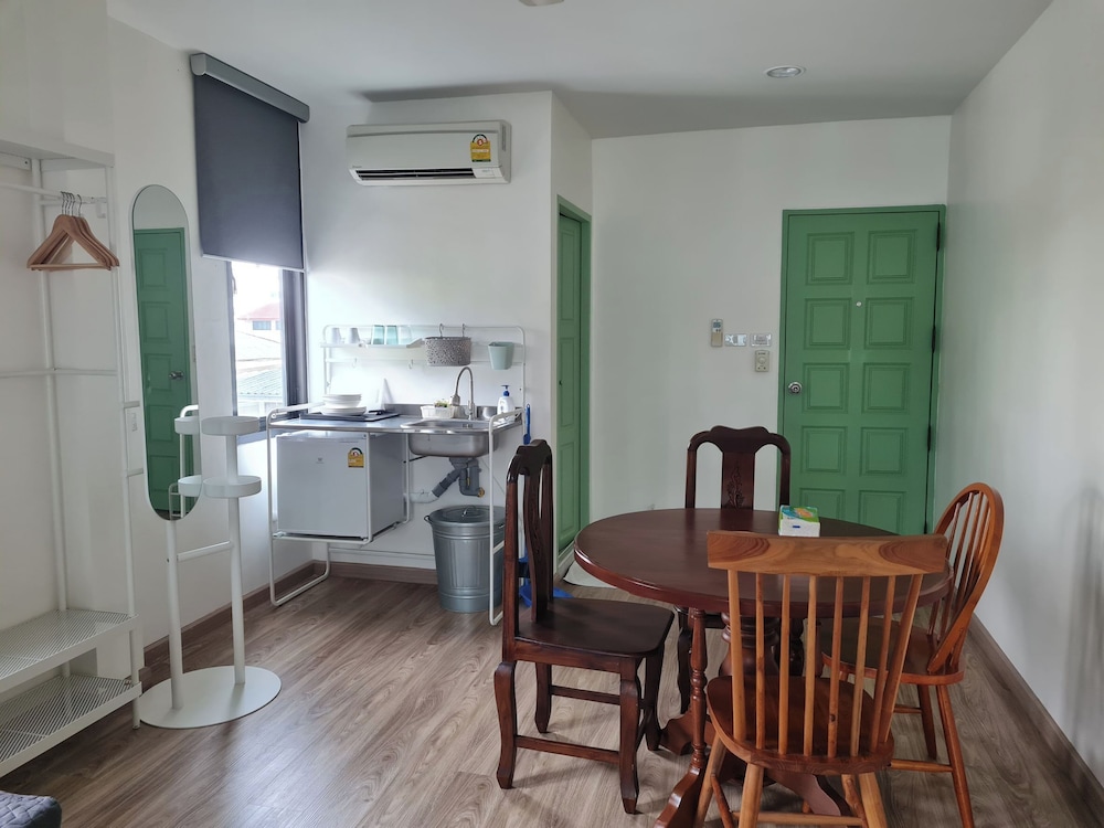 Lee Home Bangkok