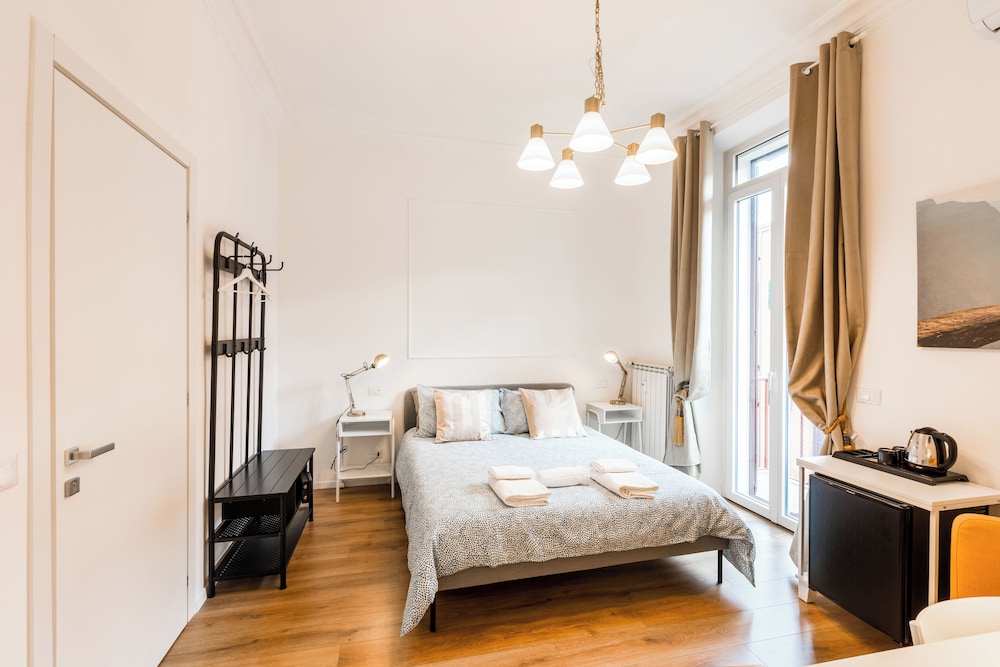Rome Lux House guest rooms