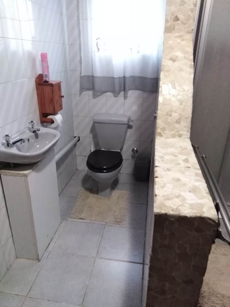 Khokha Moya Guesthouse