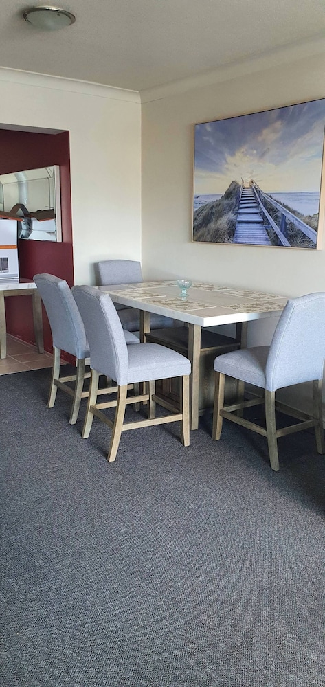 Chevron Tower3 has 2bedrooms 2beds With Car Park