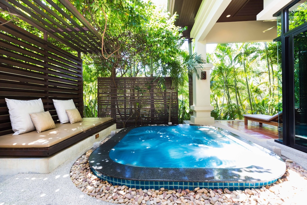 Nai Harn Baan-Bua Villas