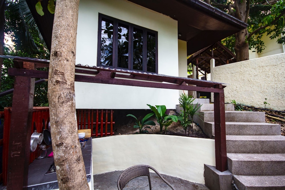 1 Bedroom Beach Bungalow Koh Phangan SDV235-By Samui Dream Villas view 2