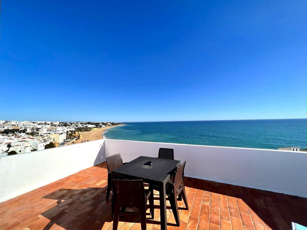 Albufeira Beach Ocean View 1 by Homing photo 4