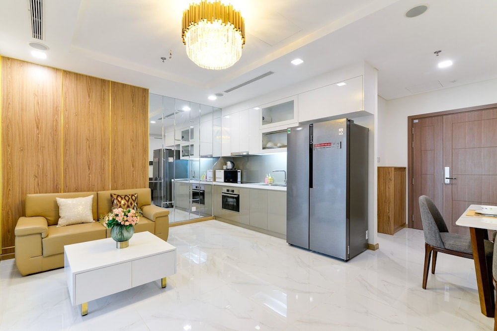 Somi Luxstay Landmark 81