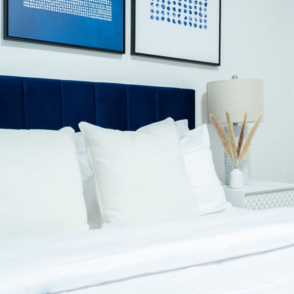 49-3b Newly Renovated 2BR W D Midtown East