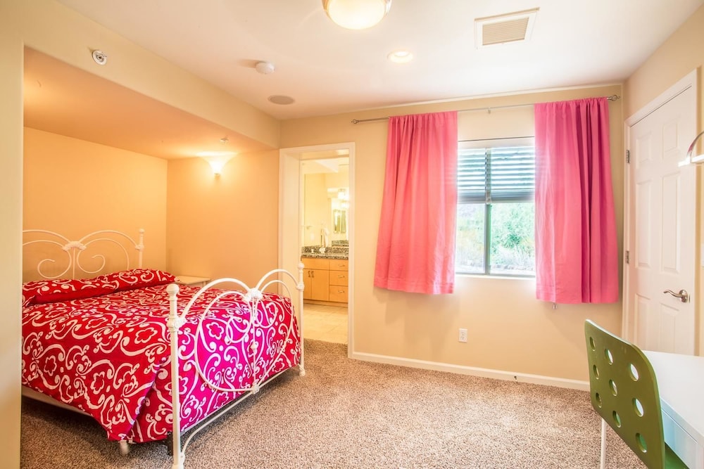 Bella Turquoise By Signature Vacation Rentals