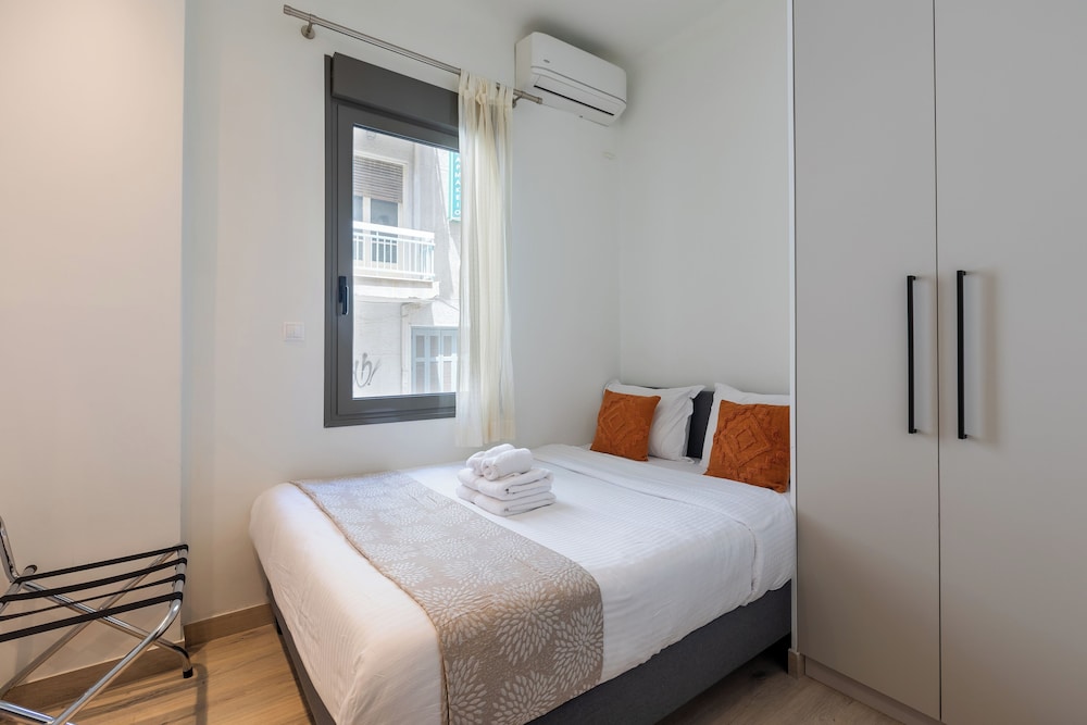 Elvis 2-Bedroom Apartment in Athens