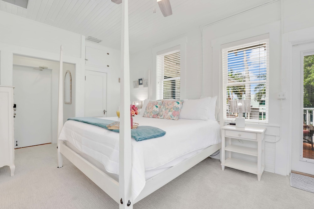 Hibiscus House Bed Breakfast Seashell Room