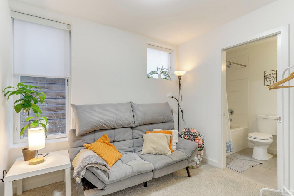 5 Mi to Dtwn: Pet-friendly Townhome in Seattle!