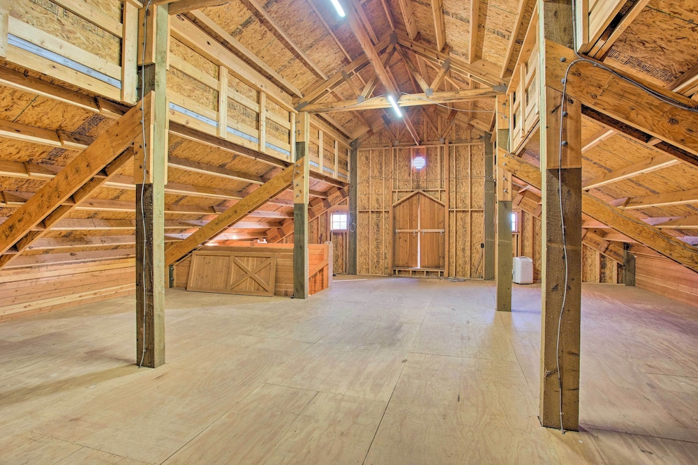 Gainesville Vacations - Charming Gainesville Retreat: Barn, Horses Welcome - Property Image 8