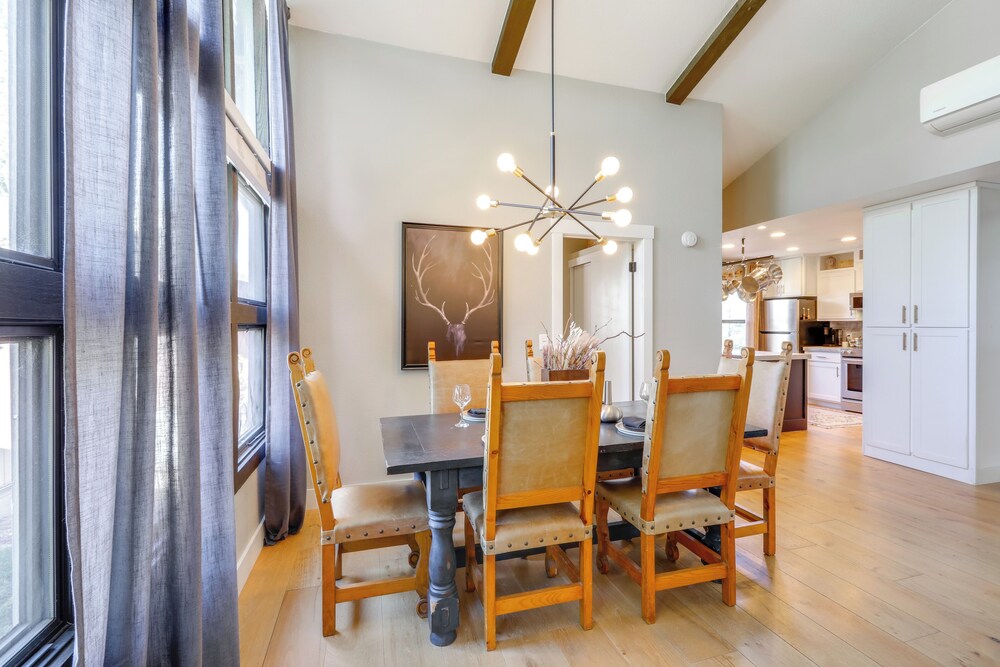 Townhome Near Dtwn Flagstaff: Grill, Golf & Relax!