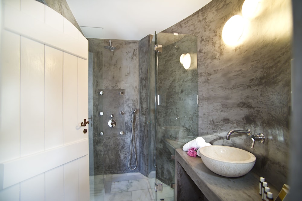 Avista Suites