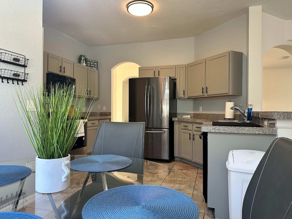 Family Villa 5 Bedroom Near Disney World
