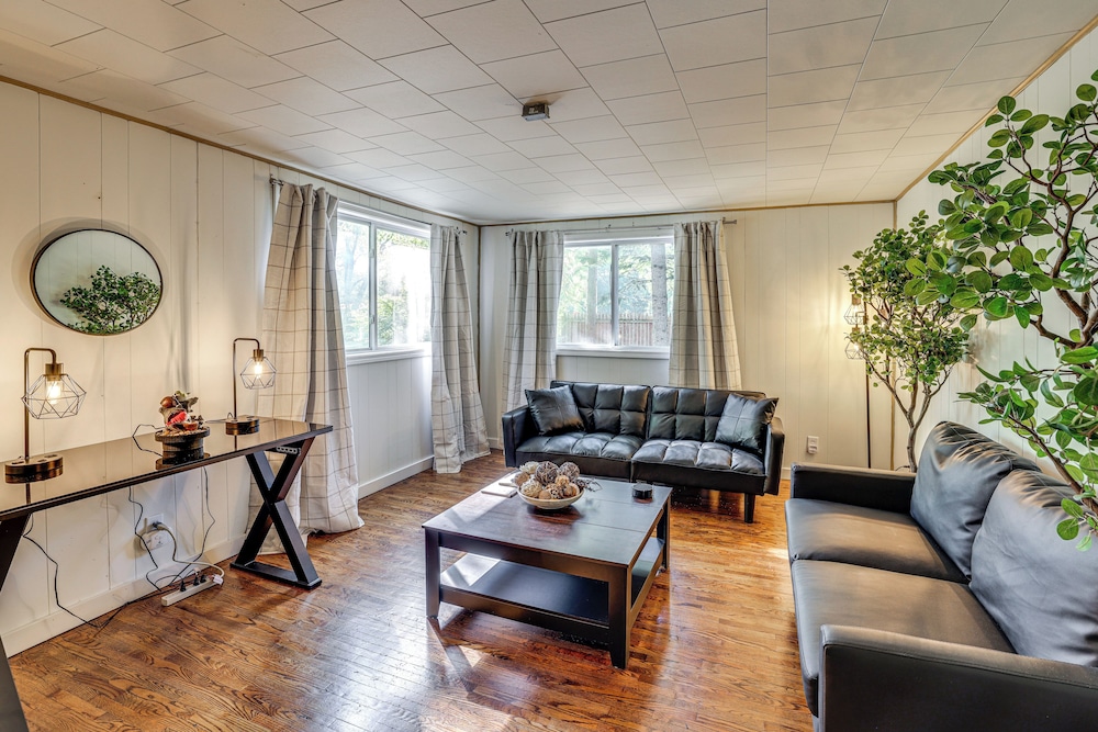 Tranquil Home in Dtwn Baldwin: Fish, Hike & Golf!