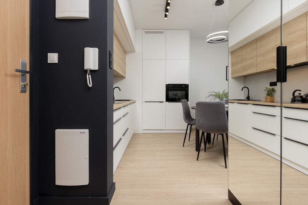 Apartament Jutrzenki Warsaw by Renters view 5