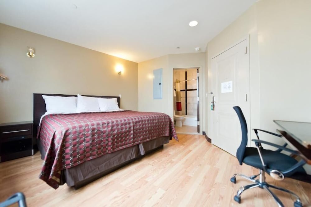 Flushing Vacations - Super Lake Hotel - Property Image 3