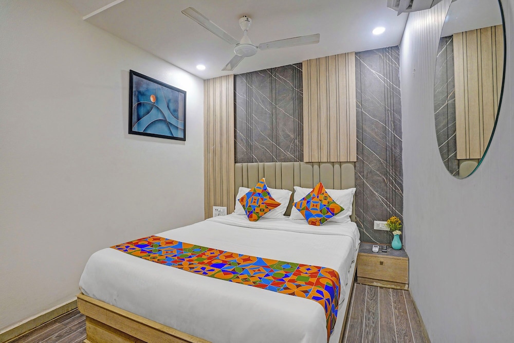 Fabhotel Blu Rooms
