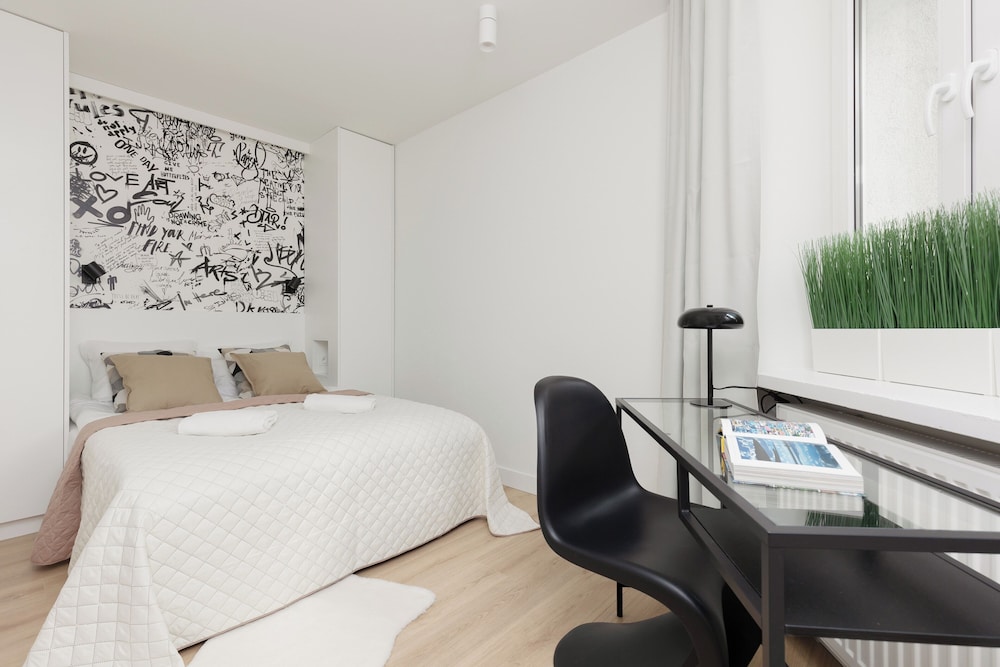 Emilii Plater Apartment by Renters view 3