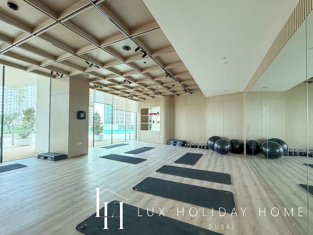LUX The Phantom Sky Pool Suite