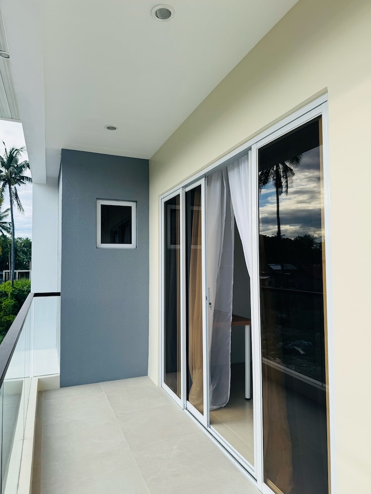 Oia Suites