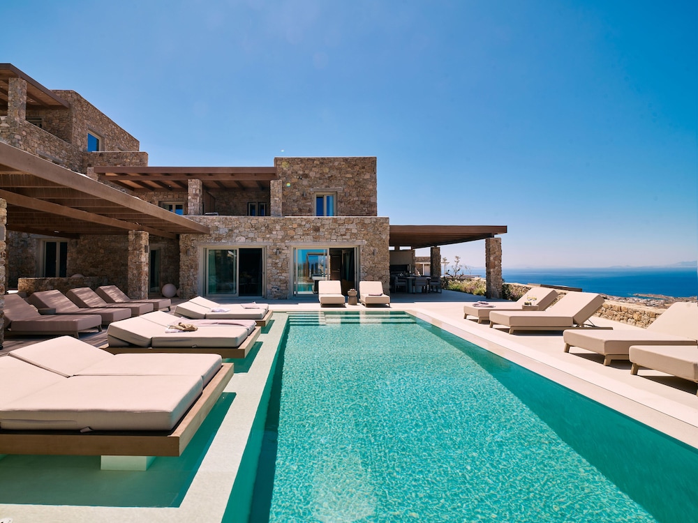 Kounoupas Complex by Mykonos Rocks