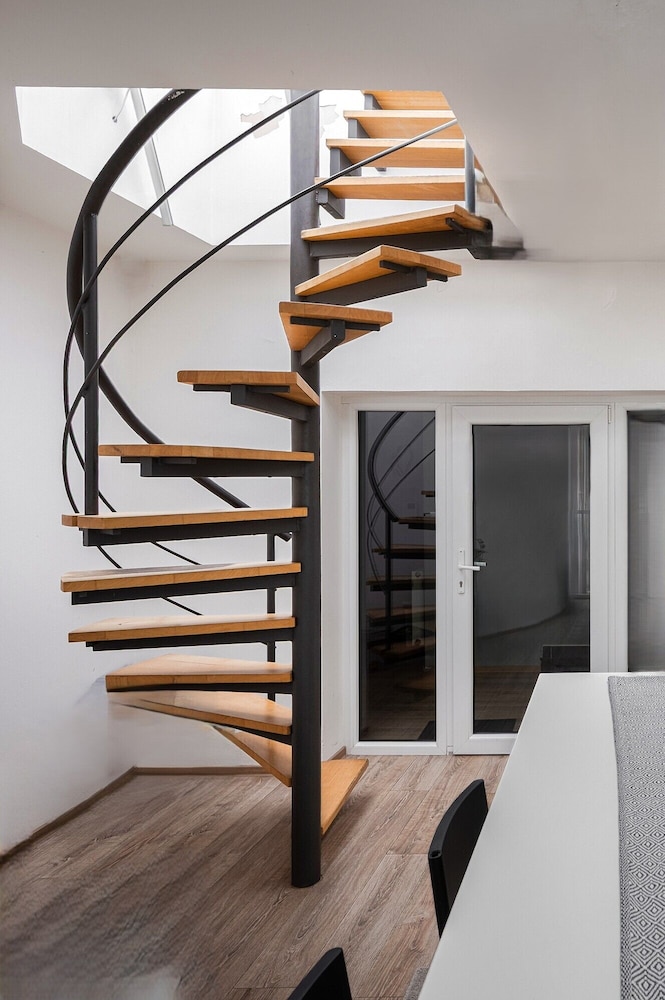 Apartment & Parking