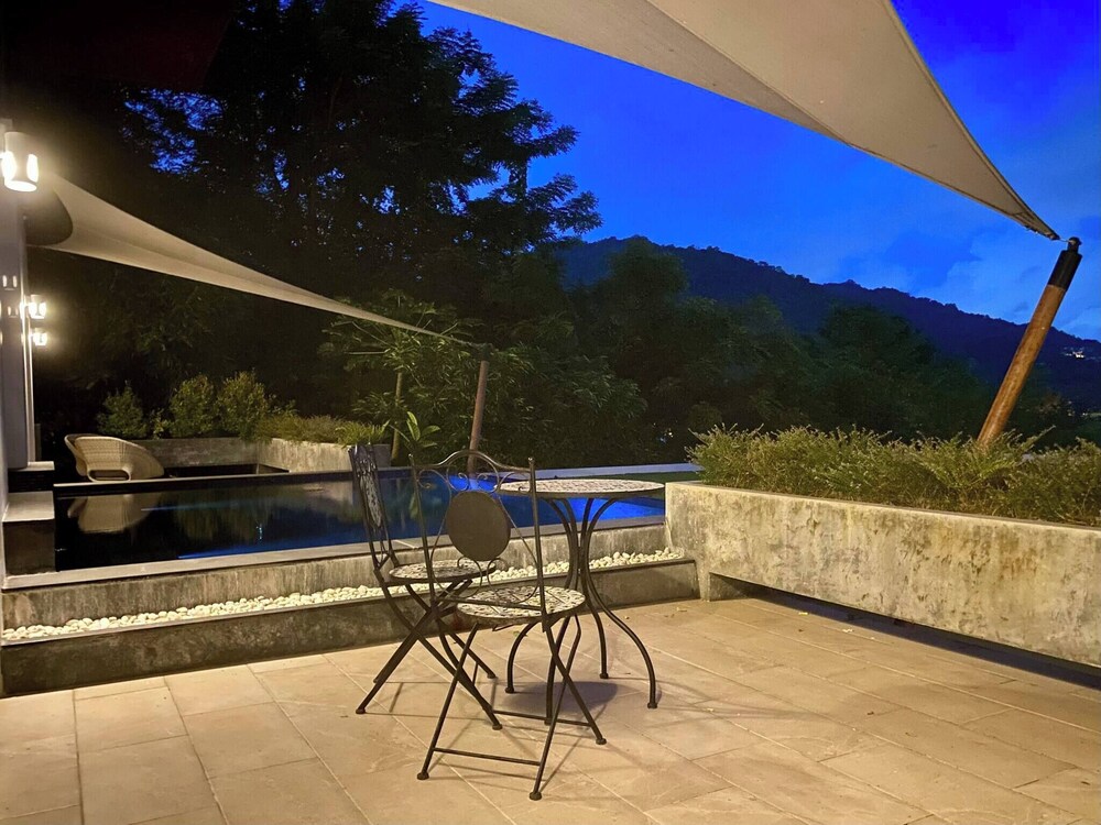 Tropical Viewpoint With Private Pool - Lux Living