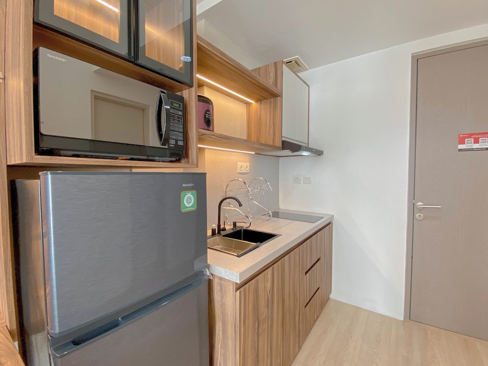 Cozy And Functional Studio Apartment At Vasanta Innopark