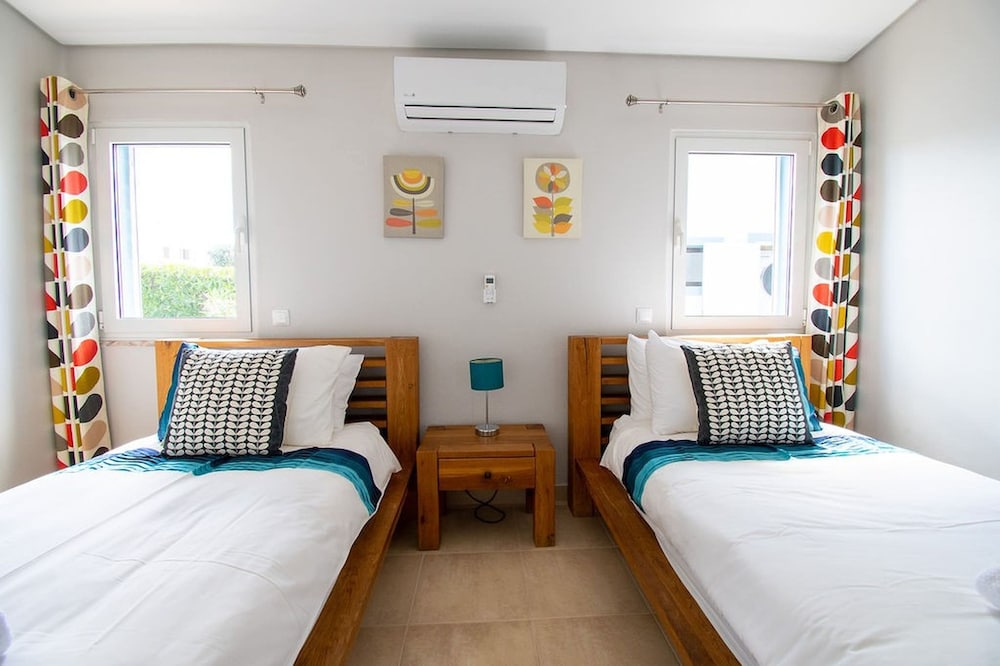 Casa Ana Superbly Renovated With Heated Private