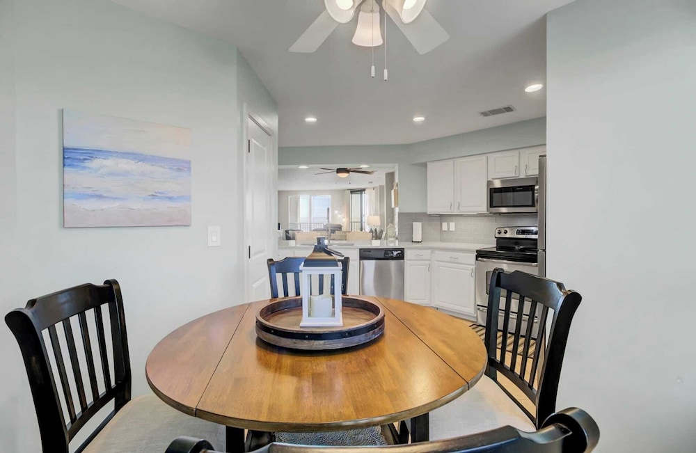 307 Summerhouse by Avantstay Oceanfront, View, Shared Pool