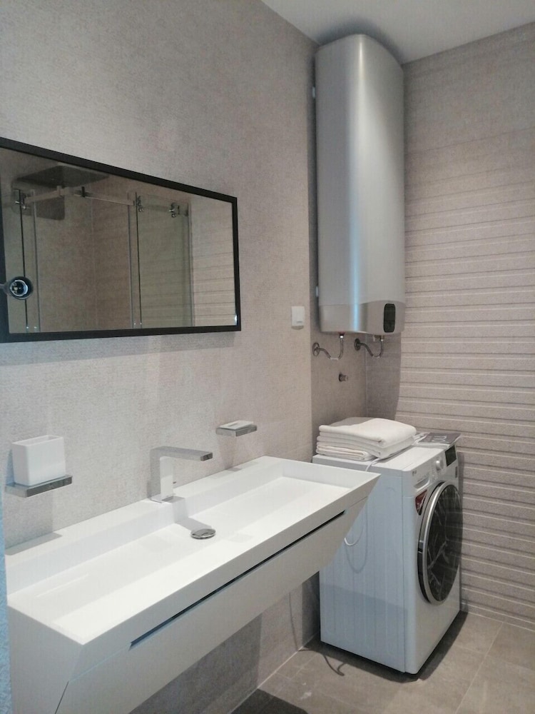 Royal Gardens Luxury Apartments photo 2